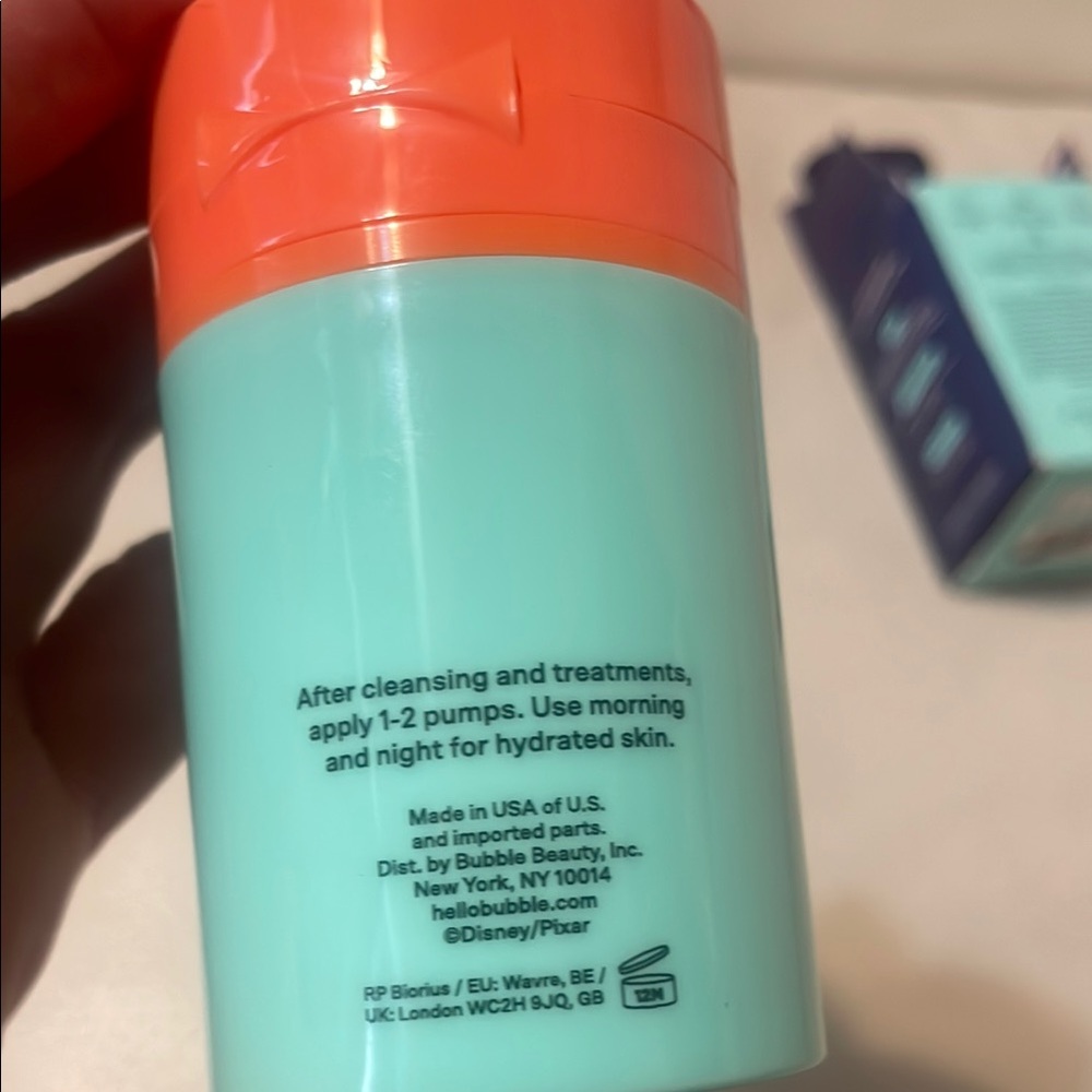 Green and Blue Moisturizing Body Oil for Bath & Body - Picture 7 of 7